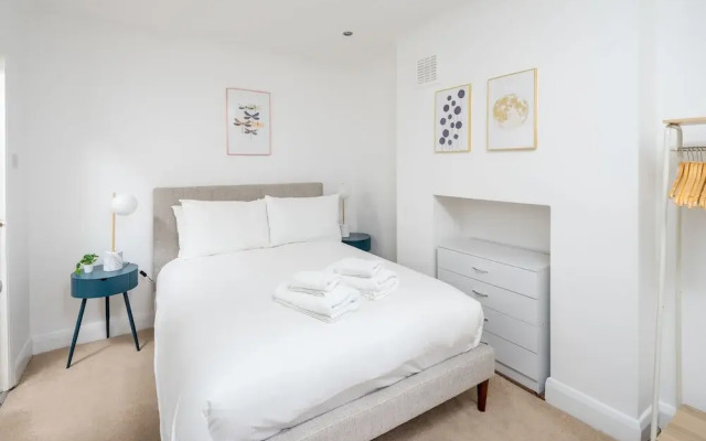 JOIVY Chic & Modern 2-Bed Flat W/ Patio In Pimlico
