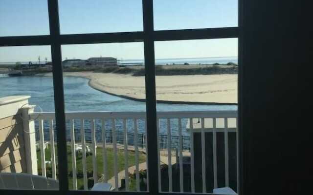 Marginal Way House Hotel
