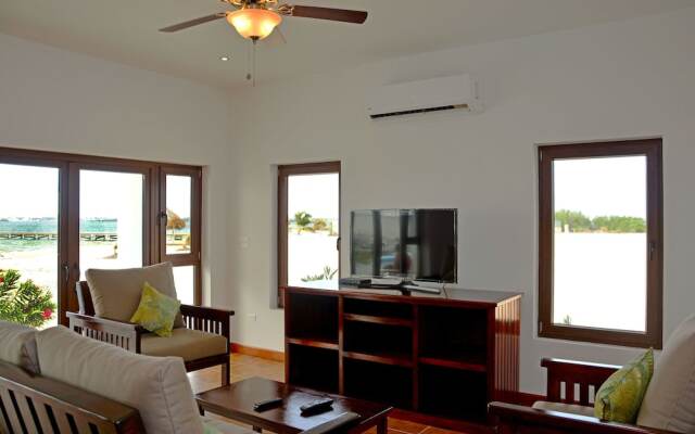 Casas de la Caye Villas