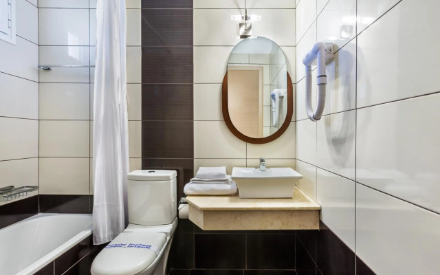Iris Hotel