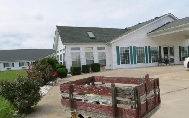 Red Bud Country Inn