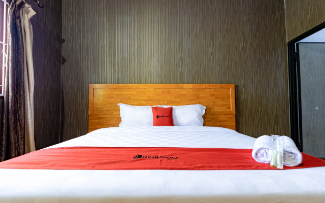 RedDoorz Syariah near UISU Medan