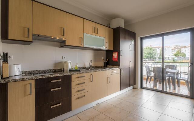 B08 - Central 2 Bed with Spa and Pool