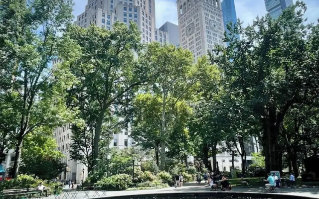 Salute de Madison Park Apartments