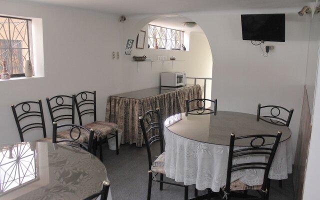 Hostal Alfredo's Palace