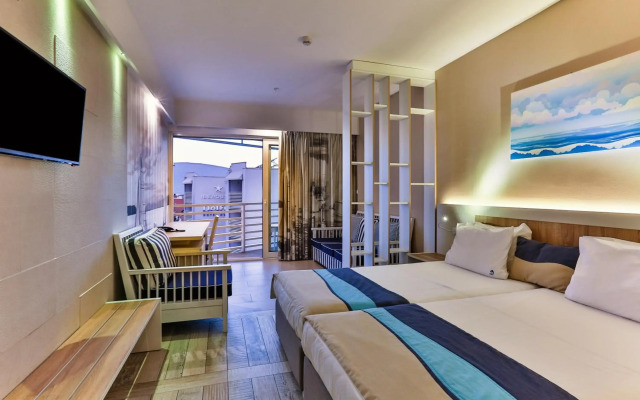 Carine Hotel Delfin