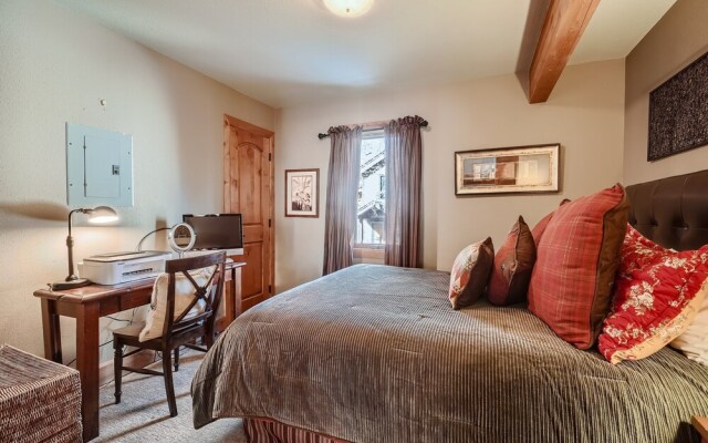 16 Riverbend 3 Bedroom Townhouse by RedAwning