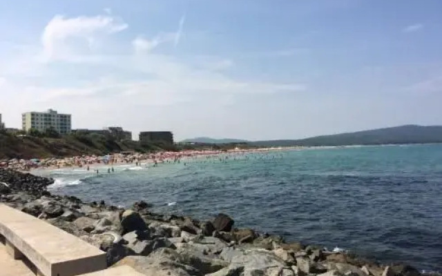 Ulitsa Treti Mart No 6, Top floor