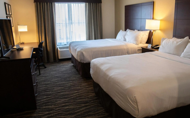 Cobblestone Hotel & Suites - Two Rivers