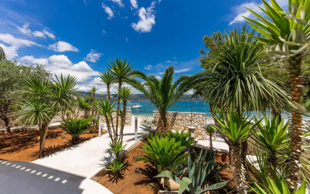 Luxury Beachfront Apartments Matista