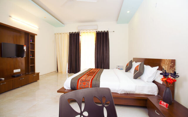 OYO Rooms Huda City Center Market District