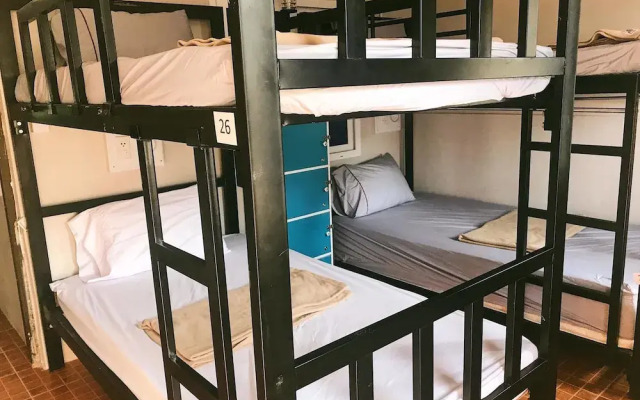 Ants House Phi Phi Dorm - Hostel