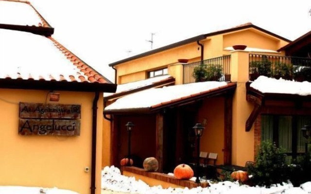 Angelucci Agriturismo con Camere e Agri Camping