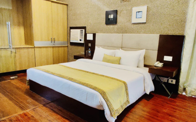 Hotel 91 By Vivid Golf Course Road