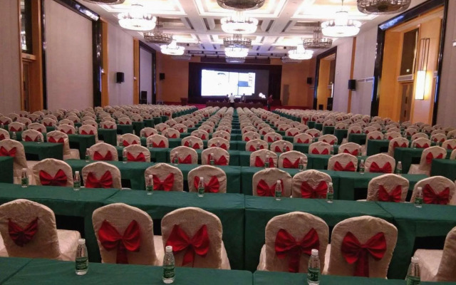 Hewitt Grand Hotel