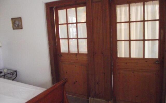 Les Portes Des Froises B&B