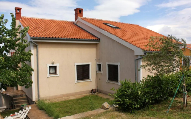 Apartments and rooms with WiFi Njivice, Krk - 5362