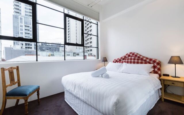 CYNTHIA, 2BDR Melbourne Apartment
