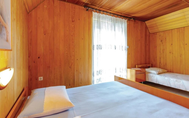 Nice Home in Breze With Wifi and 2 Bedrooms