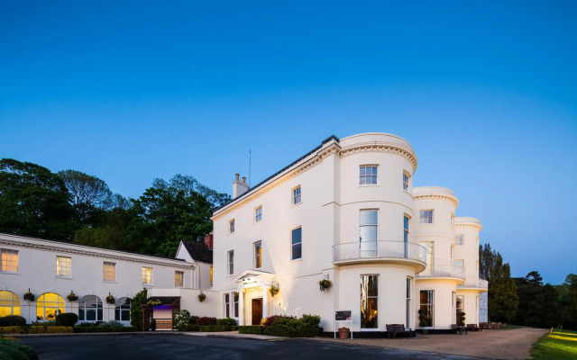Mercure Gloucester Bowden Hall Hotel