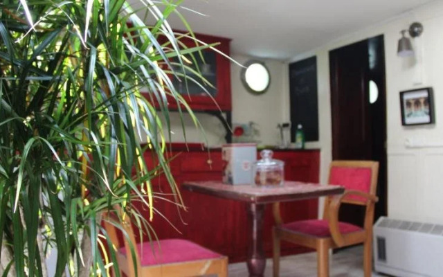 l'Aparté Péniche Orphée