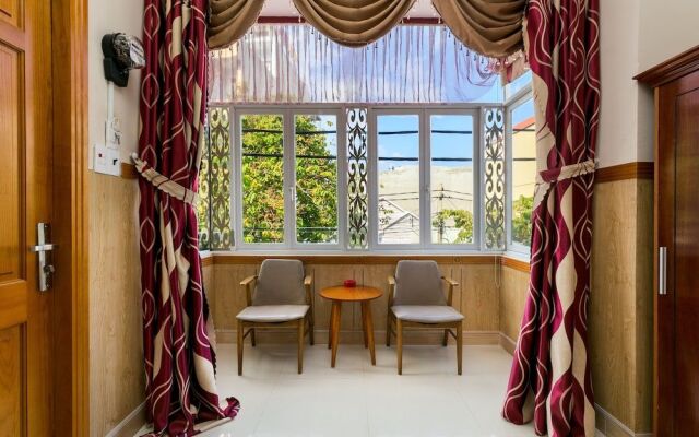 OYO 393 Xuan Thuy Hotel