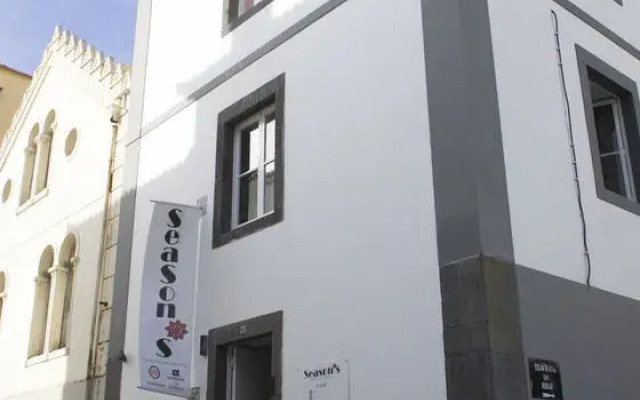 Season's Hostel & Guest House