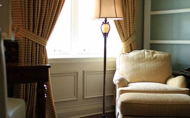Windsor Arms Hotel