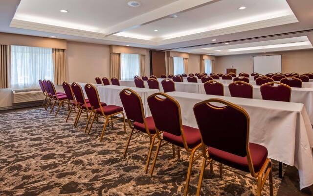 Best Western Plus Executive Inn