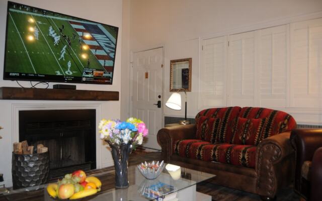 Park City Condo with 6 beds, 3 bedroom, 3 bath, 4 min to ski, 2 min to Sundance HQ
