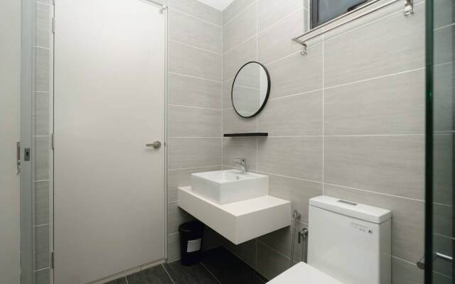 Cozy Skyline Retreat Trion KL - Level 63