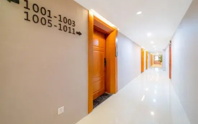Guiyang Luming Buyi Hotel (Huaguoyuan Twin Towers)