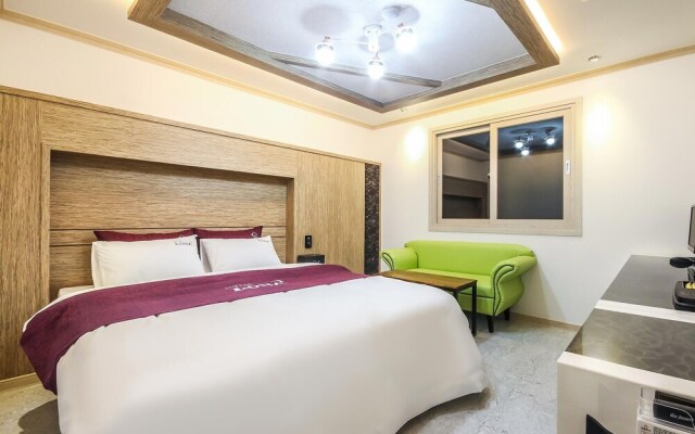Yeosu Luna Hotel