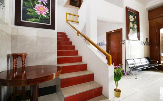 OYO 3727 Homestay Gayatri Sawojajar