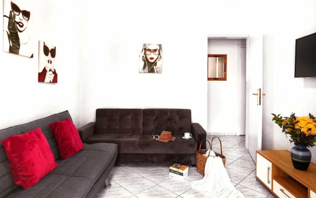 Del Sol Suites