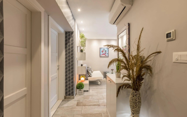 Artistic chill art apartment 2+2.Centar of Split.