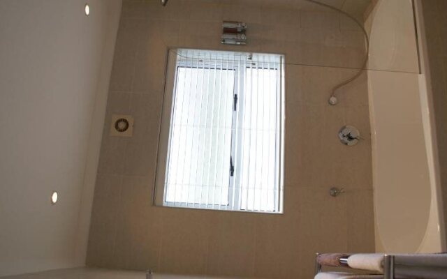 Moya Manzi Beach House