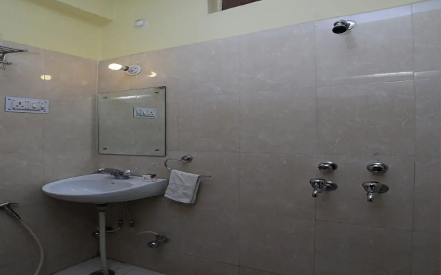 OYO Rooms C Road Paota
