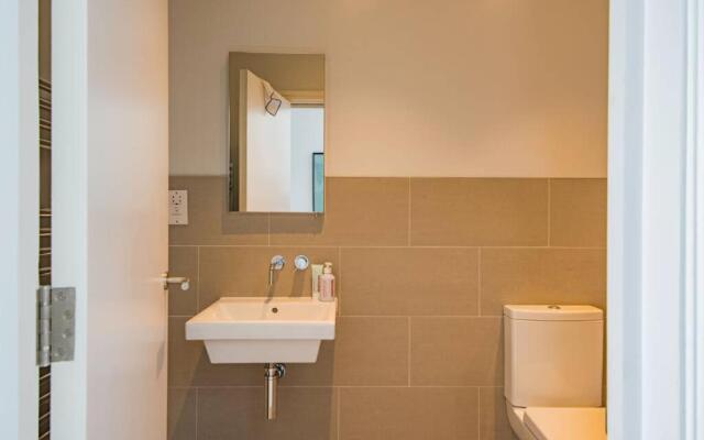 Stunning large sea view apartment - The Lookout