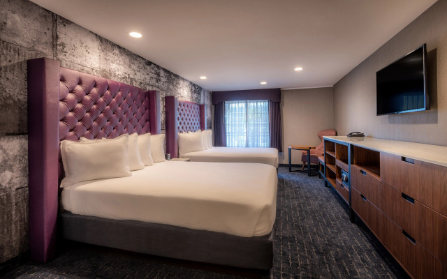 Anaheim Camelot Inn & Suites