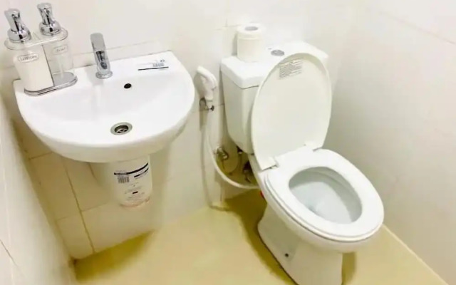 1677 Mayfair Apartment