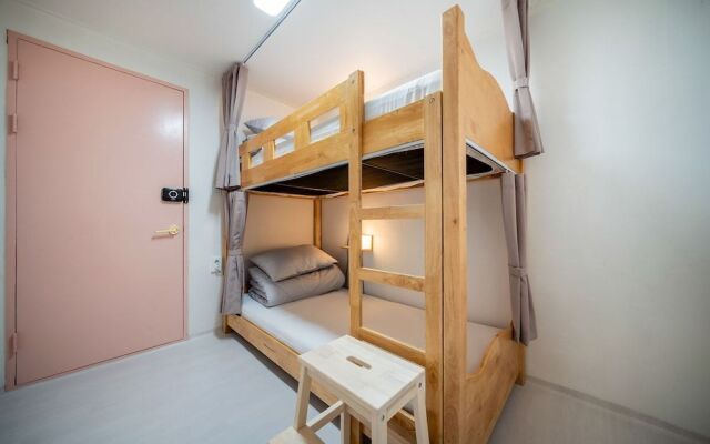 Dabin Stay - Hostel