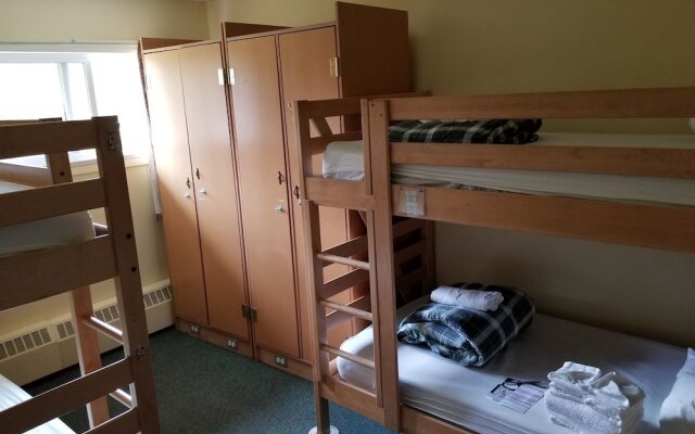 HI Banff Alpine Centre - Hostel
