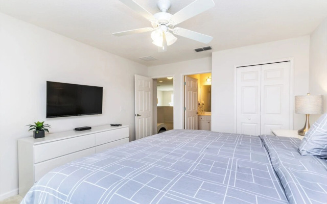 5196oa Luxury 6 Bedroom 5.5 Bath Home