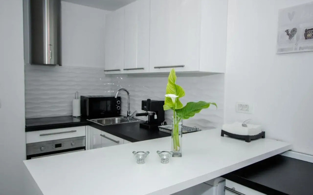 Luxury Studio Apartment White Sensation