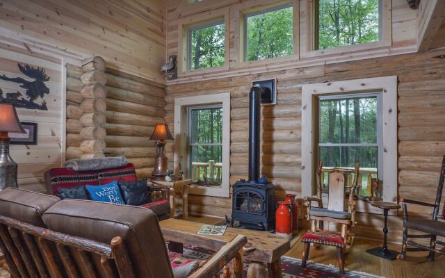 Big Log Lodge 4 Bedroom House