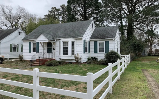 Residential Bungalow 2 Bedroom Home by RedAwning