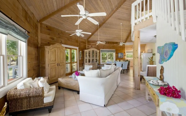 Poponi Cottage Paradise: Pink Sand Retreat — фото 3