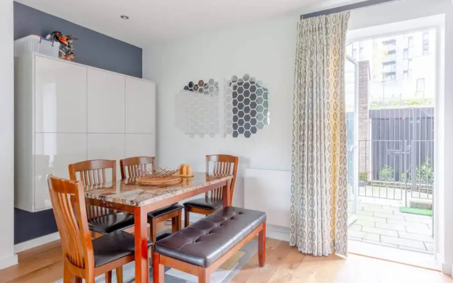 Spacious & Family Friendly 3BD House - Stratford