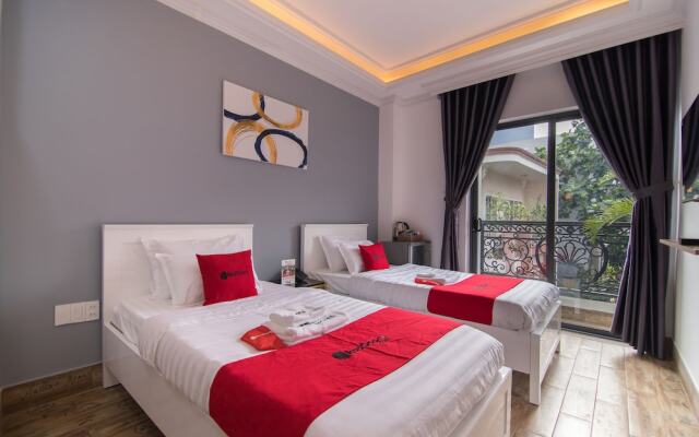 RedDoorz Plus near Tan Son Nhat Airport 3